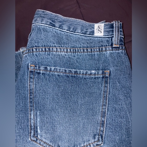 Altar'd State Distressed Straight Leg Jeans - Blue Size 29 NWT - Picture 6 of 7